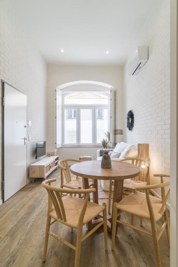 Casa Boma Lisboa - Design Apartment With Private Vegetal Terrace - Lapa VII Bagian luar foto